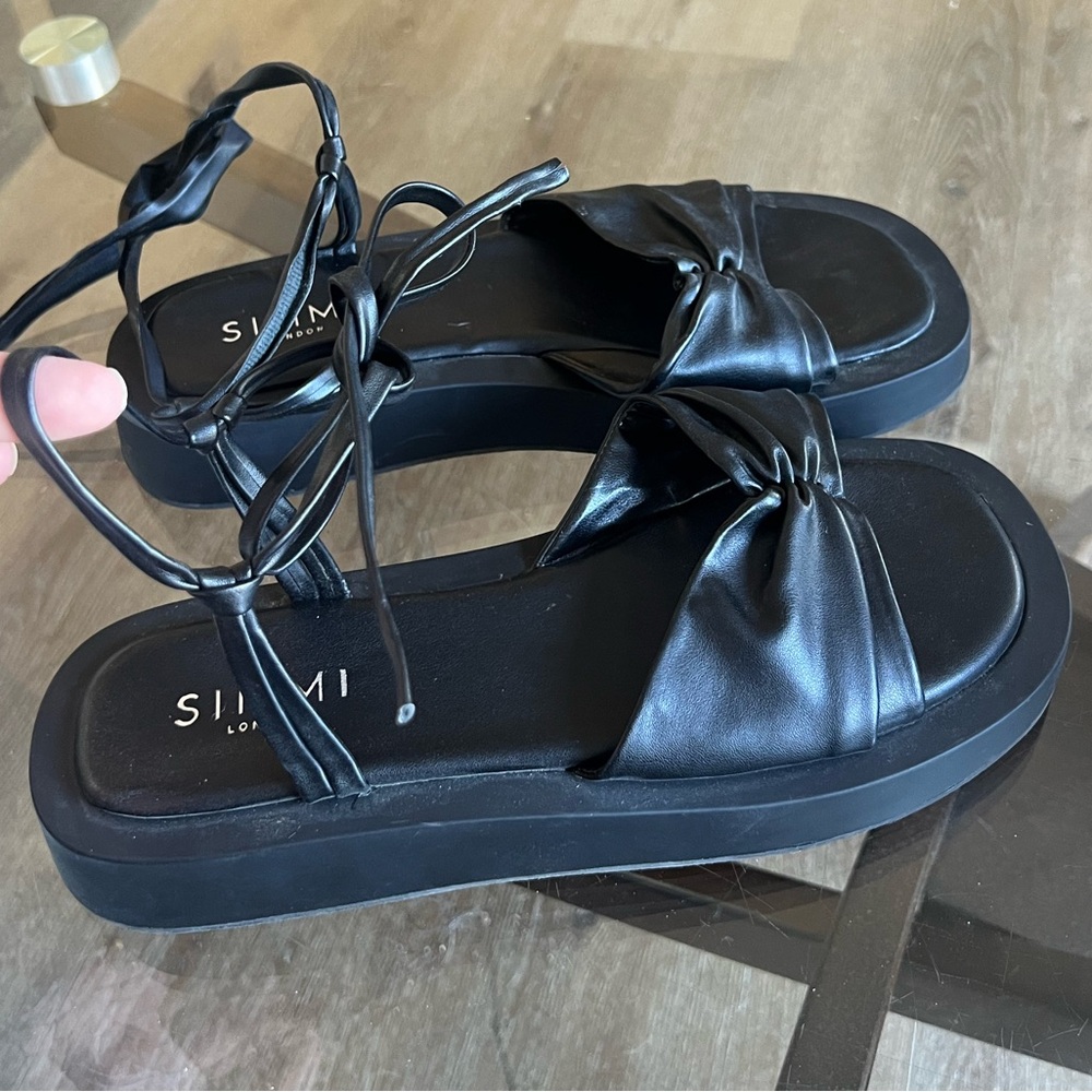 ASOS shoes tie up ankles. Size 8 but run large more like 9.5